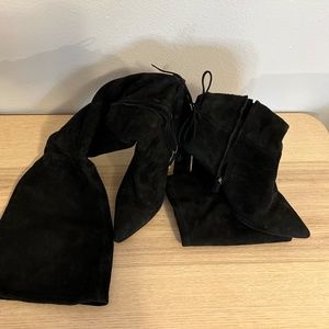 Pour La Victoire Caterina Black Suede Boots 9.5